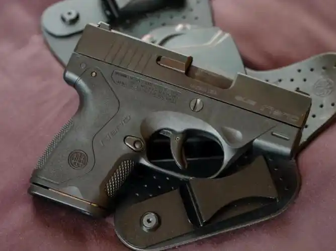 意大利著名枪械厂商,伯莱塔旗下设计的一种袖珍型个人防身手枪,在2011