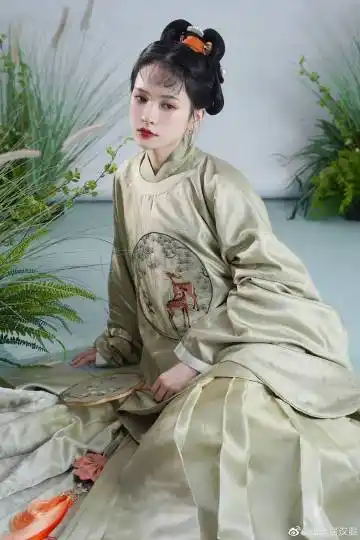 好友,啾一位送新品一套点赞 评论,啾一位小可爱送新品一件@上遥居汉服