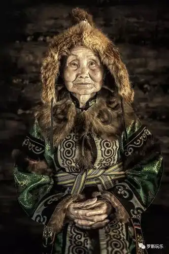 йка乌尔奇人Ульчийка鄂温克族人(旧称"通古斯人")Эвен