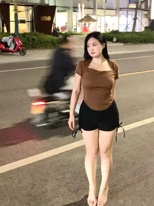 362 不用在意别人的眼光,做自己就好#微胖女生 #梨形身材 #自信最美