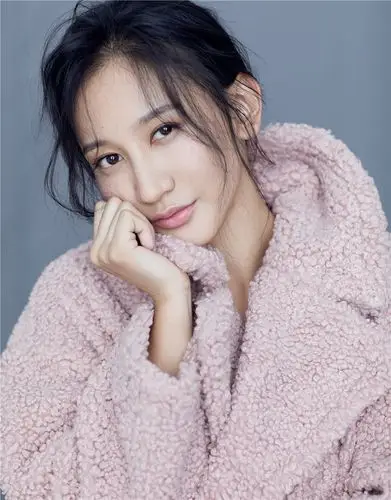 "怪力女孩"曾泳醍清新写真曝光 自然从容气质温婉