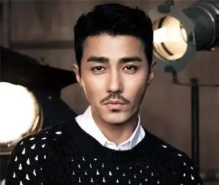 经典男式大背头成熟男式大背头发型-好发型