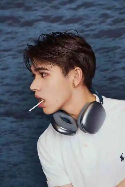 禁欲系ins高级感polo衫帅哥图片