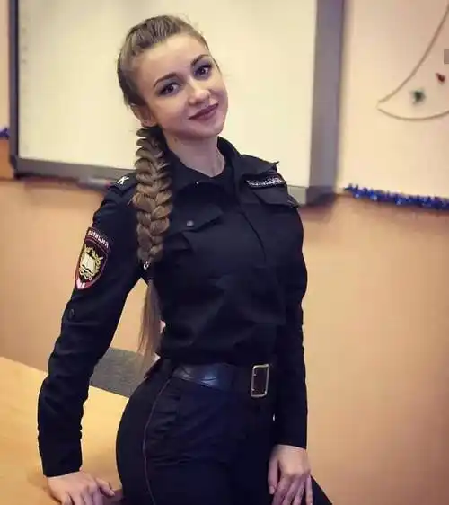 俄罗斯女兵身材完美退伍后成为剩女但个顶个的都是大美女