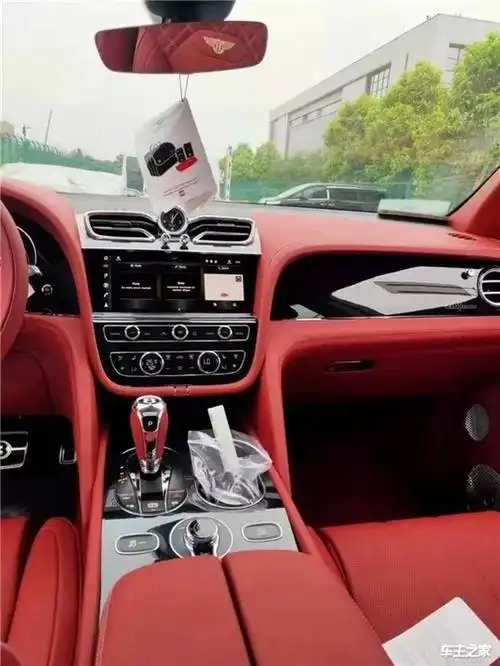 【图】22款宾利添越内饰设计有浓郁的宾利风格天津港最低报价_天津优