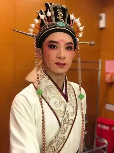 越剧男小生黄剑勋回乡首演长乐宫霸气彻露