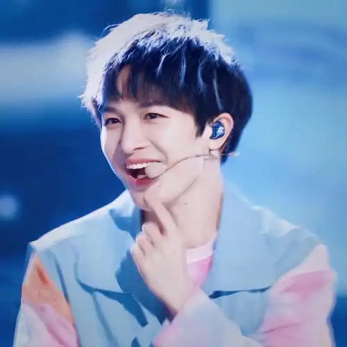 有没有周深超好看的照片(无水印)? - 知乎