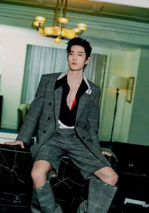 当男明星开始秀肌肉:肖战许光汉展现帅气,许凯却带来惊喜!