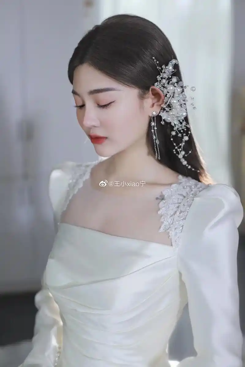 找互勉模特:新娘妆面为主提供服装 化妆 造型 精修照片(不 - 抖音