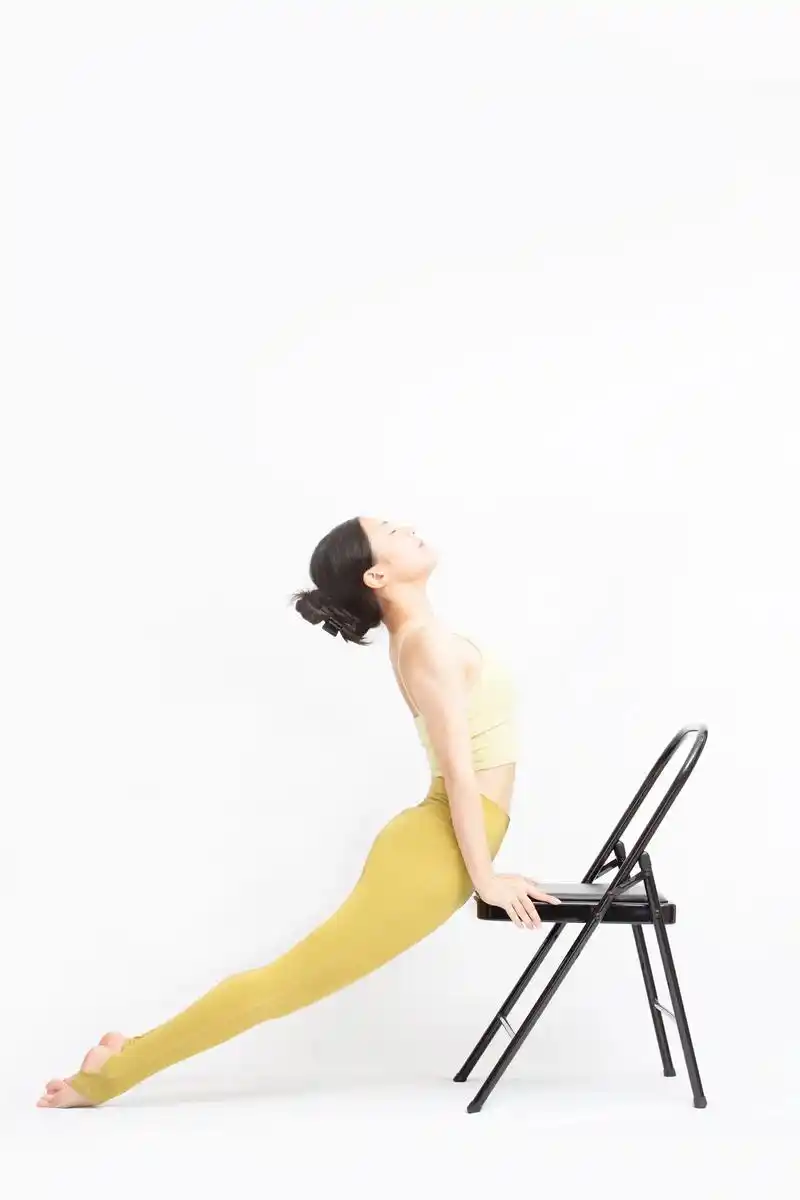 椅子瑜伽