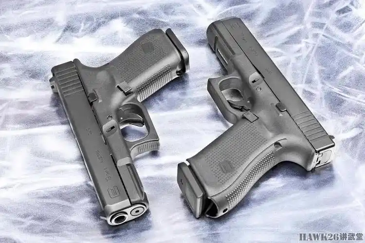 格洛克19第五代手枪,口径9×19mm,弹匣容量15 1发,全长184mm,枪管长