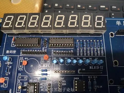 可实现简易计算器功能能够进行加减乘除运算救助