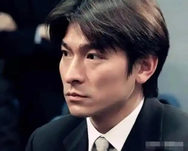 刘德华出道后所有发型盘点,每一款都非常帅气,网友:最喜欢偏分