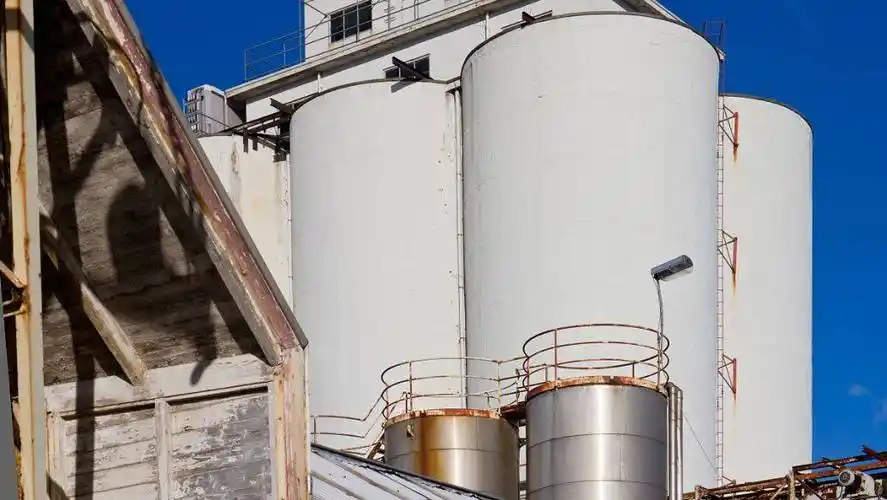 10万立方米外浮顶油罐罐底强制电流法阴极保护采用网状阳极