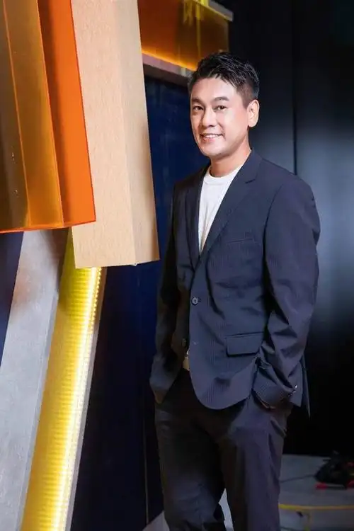 遭同名歌手嘲过气发福,朱孝天怒批:祝你连过气的机会都没有!