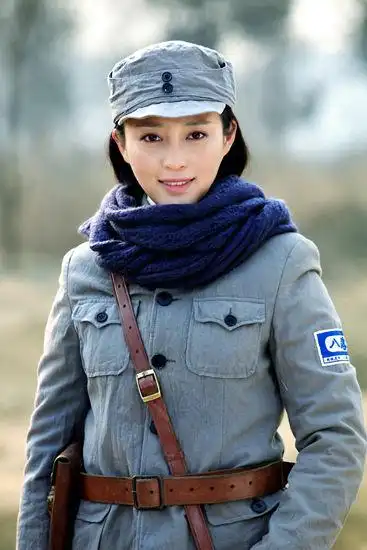 甘婷婷军装造型