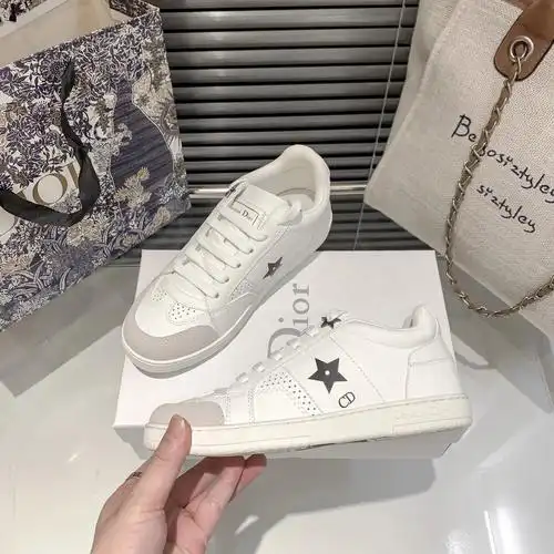 dior迪奥新款小白鞋五角星大底