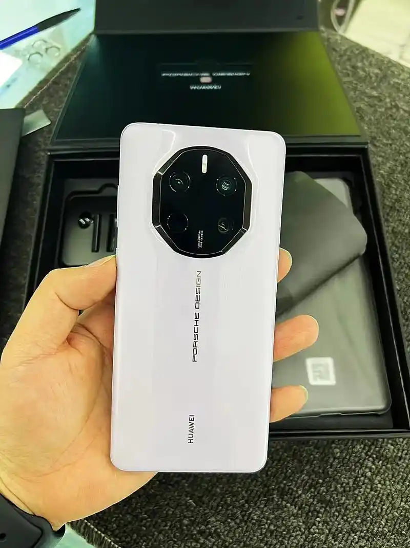 华为mate50rs保时捷