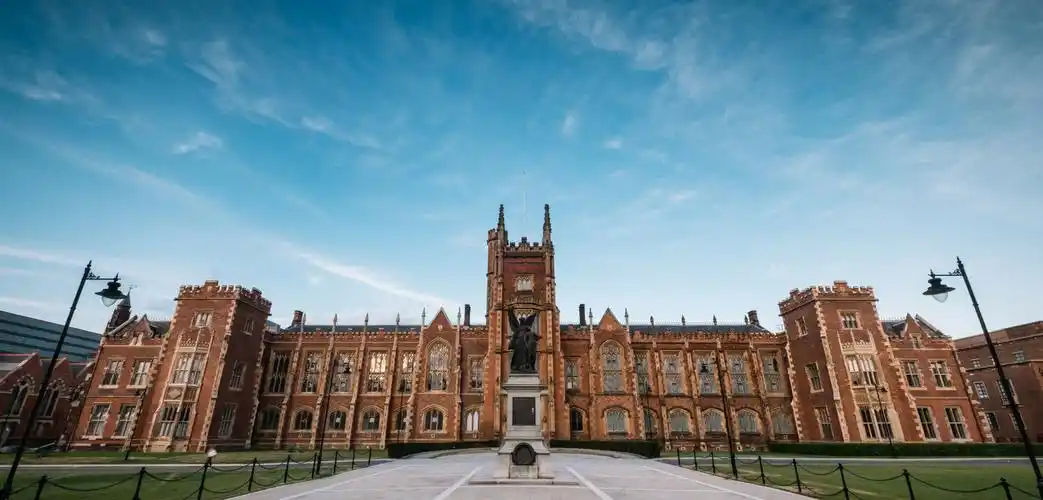 p>贝尔法斯特女王大学(queens university belfast)又称英国女王