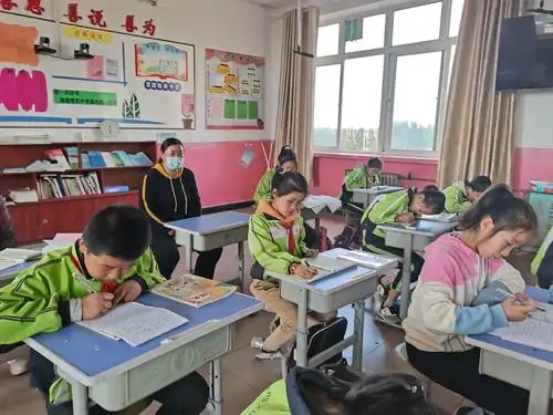 "喜迎国庆,爱心筑起中国梦"—白土岗小学五年级家校合作活动