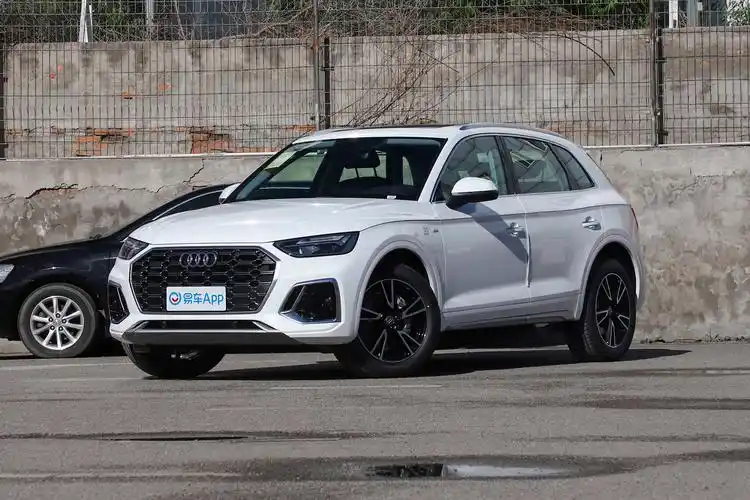 2021款奥迪q5l40tfsi时尚动感型