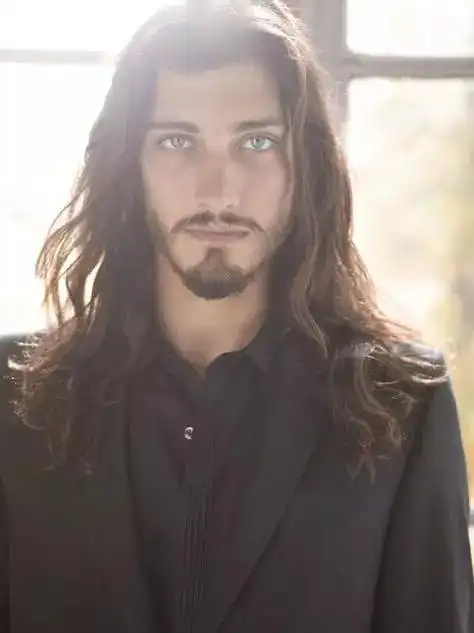 发型| 「美男子」都爱留挑人长发!