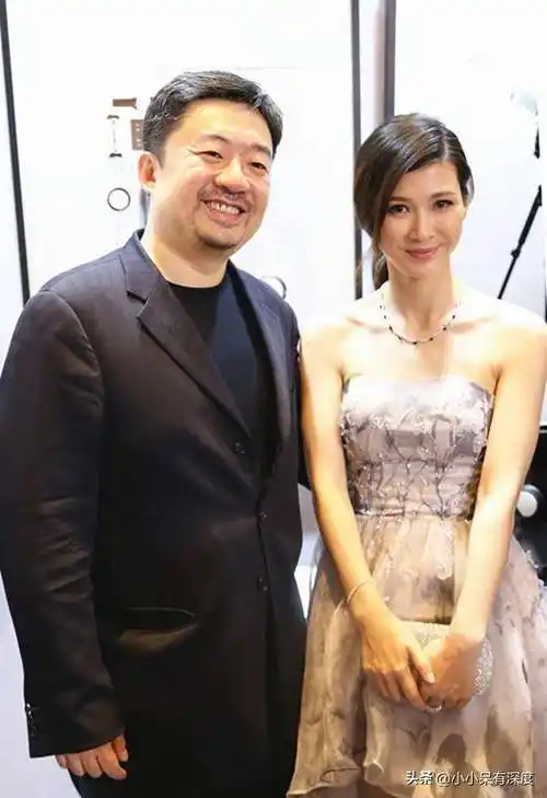 41岁童蕾近照,她与周一围分手后,她遇到了现在的丈夫,她很知足_田雨