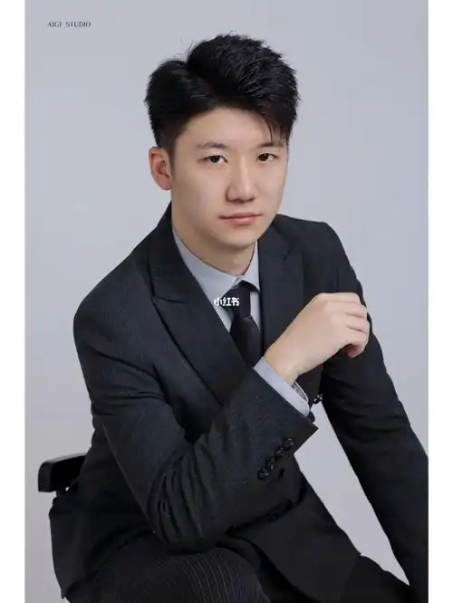 男生西装写真 | 形象照也可以拍的这么帅气