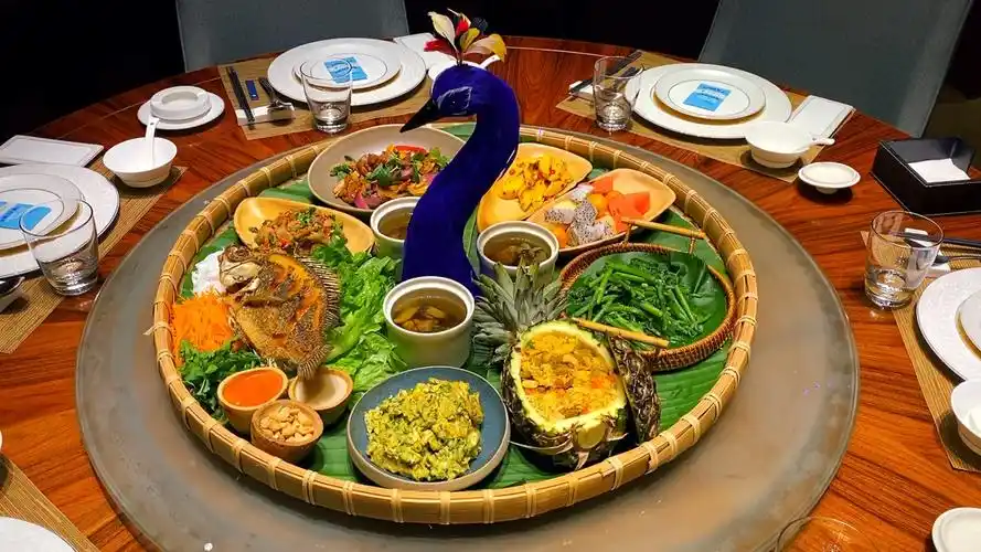 西双版纳 #美食 版纳风情 傣家孔雀宴