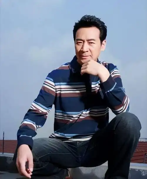 寇振海年轻经历