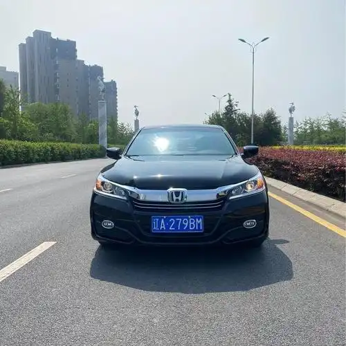沈阳2016年5月本田雅阁九代半20精英版黑色手自一体