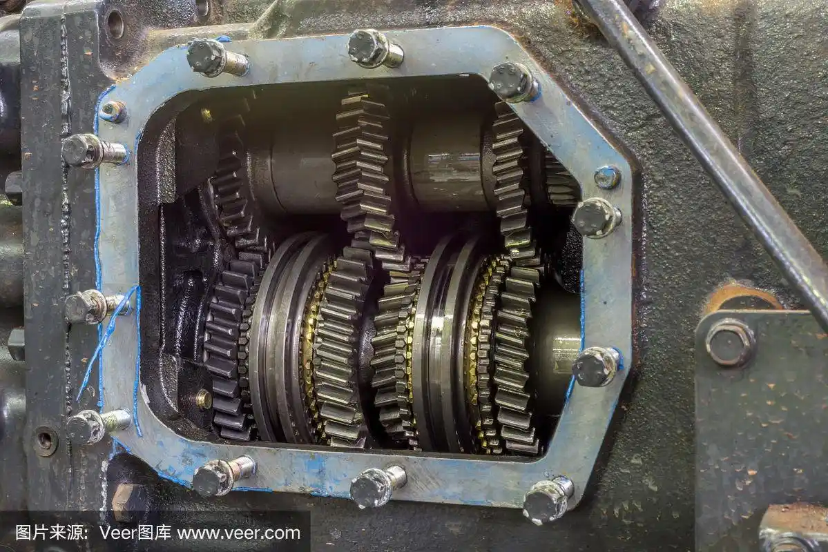 拖拉机变速箱内部