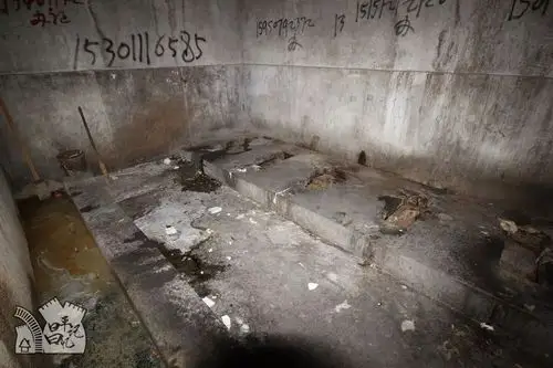 南口镇 | 臭气熏天屎尿横流 环境如此恶劣的公厕怎能忍受_厕所