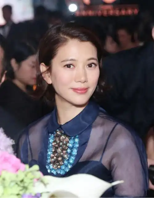 袁咏仪浑身无一丝赘肉,张智霖眼睛都看直了,大方分享减肥方法