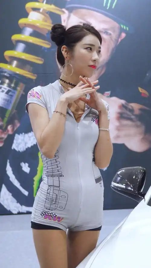 2018首尔汽车沙龙车模-08 67