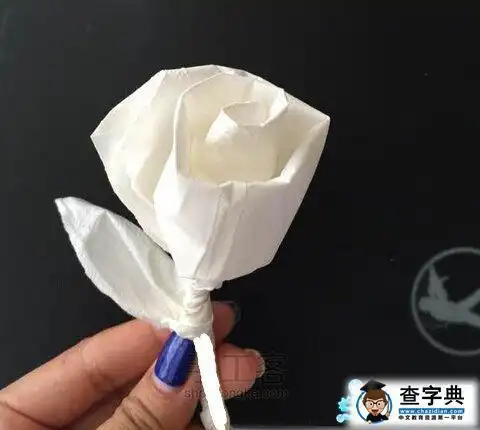 玫瑰折纸花大全图解-超简单的纸巾玫瑰餐巾纸折纸玫瑰花教程餐巾纸