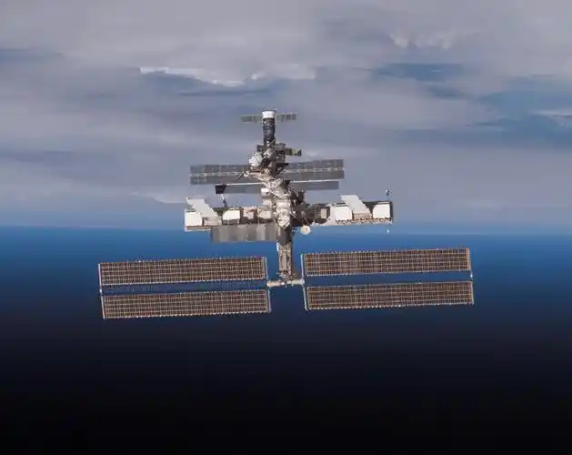 科幻电影中的空间站都是圆盘状的,与现实中的大不相同,为什么?