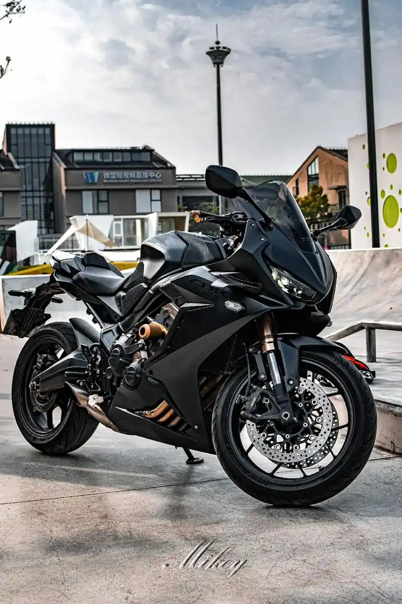 本田cbr650r日常扫街#机车摄影 #追焦 #本田 #cb - 抖音