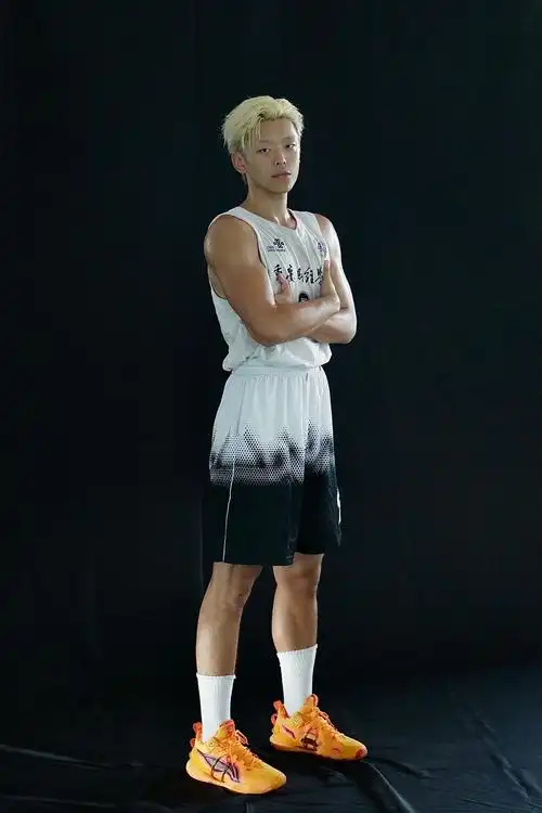 有机会和你讲最无聊的事 #体育生 #训练日常#黑皮#很开心你 - 抖音