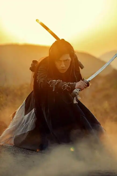 【美图雅韵】看图题诗词 写美篇傲骨雄姿,横眉怒目,豪侠杀气飞扬.