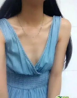 平胸大赛网络走红 谁是最可爱的平胸女星