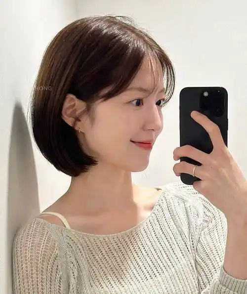 瓜子脸的女性发型别乱剪,看看这几种,让你美出新高度