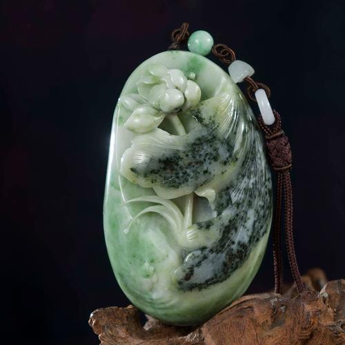 玉神工艺精品独山玉手把件优质绿白玉料中国玉雕大师荷花把玩件