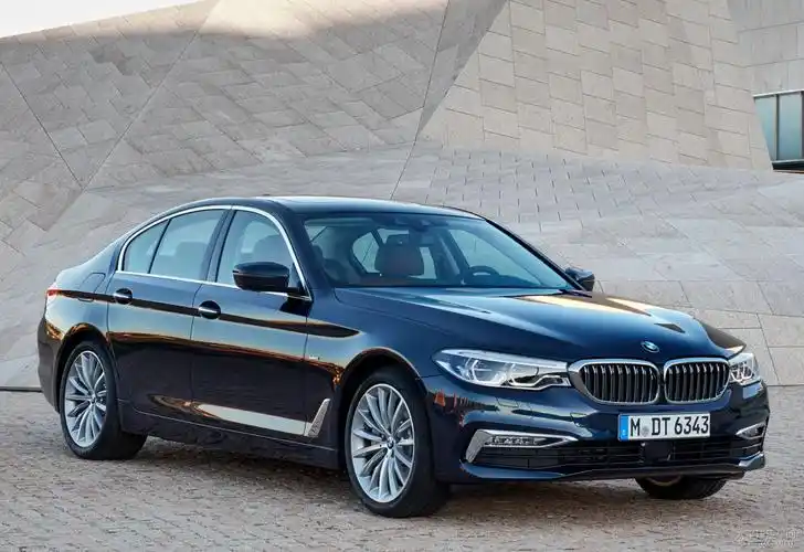 bmw_530d_xdrive_sedan_lux