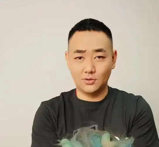 36岁"小龙人"分享30年前的演出道具,如今已加入洪家班