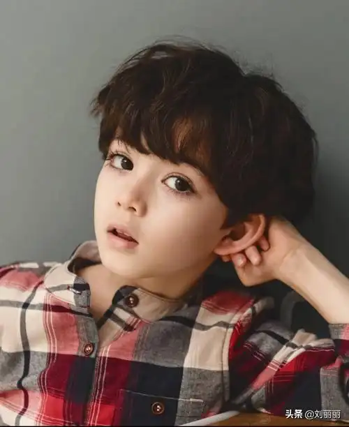 小男孩的发型图片,"最帅气"小男孩发型大合集 - 玉三网