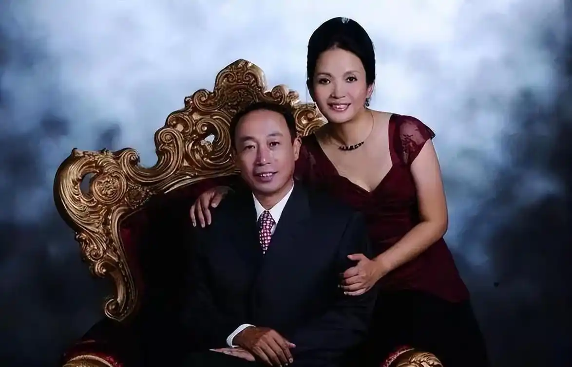 结婚29年未生子女,却依旧被张丰毅宠成宝,霍凡到底有啥魅力?