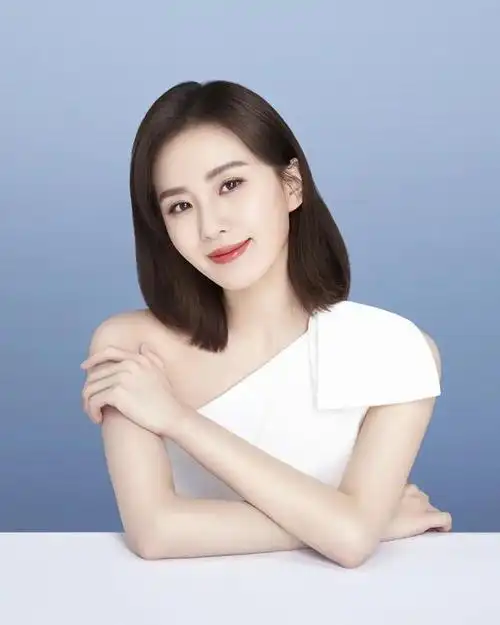 女神刘诗诗身材苗条,长相甜美,气质优雅,不愧是大美女