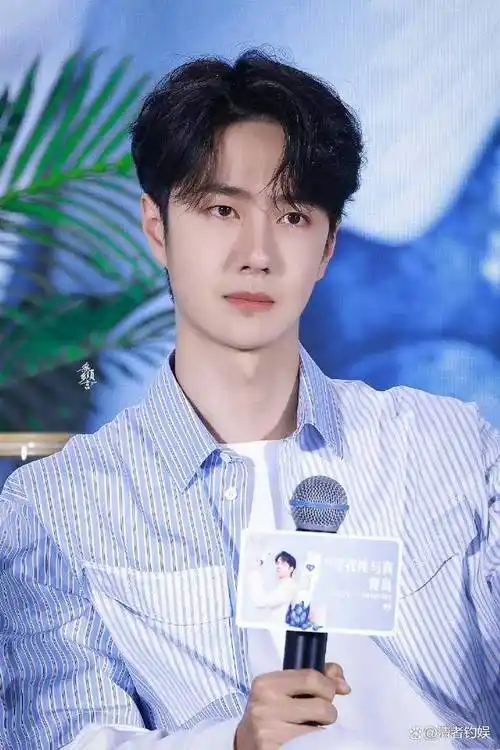 王一博遇疯批粉丝引骚动!