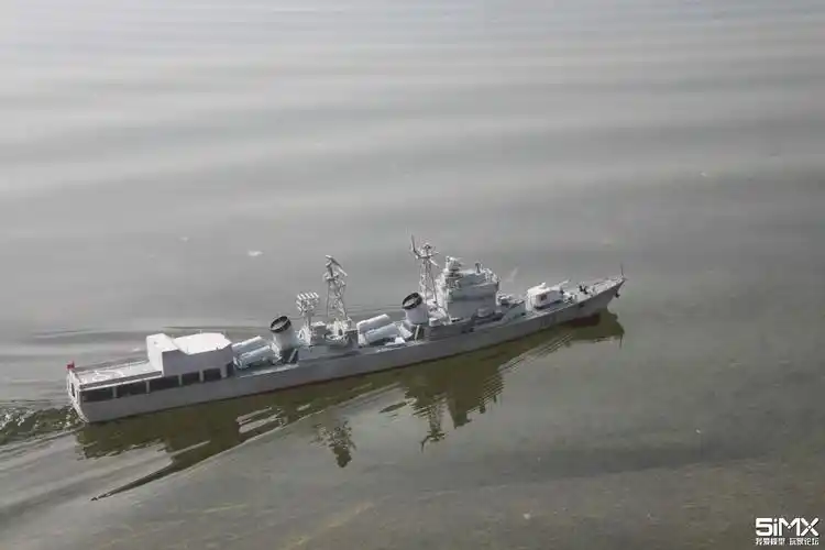 黄家海军济南号驱逐舰dd105独闯雍景